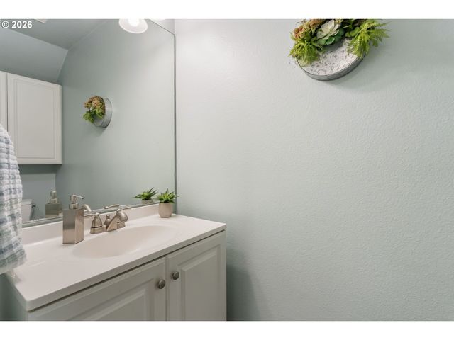 9721 Nw MILLER HILL Dr, Portland, OR 97229