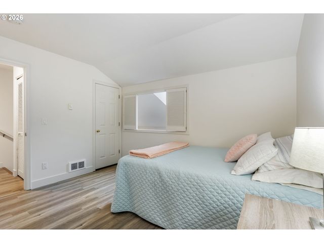 9721 Nw MILLER HILL Dr, Portland, OR 97229