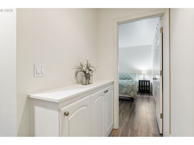 9721 Nw MILLER HILL Dr, Portland, OR 97229