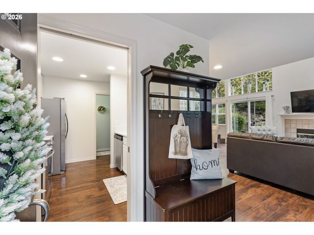 9721 Nw MILLER HILL Dr, Portland, OR 97229