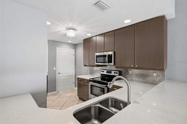 6626 7TH AVENUE CIRCLE W, Bradenton, FL 34209