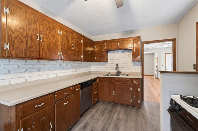 305 Osceola Avenue S, Saint Paul, MN 55102