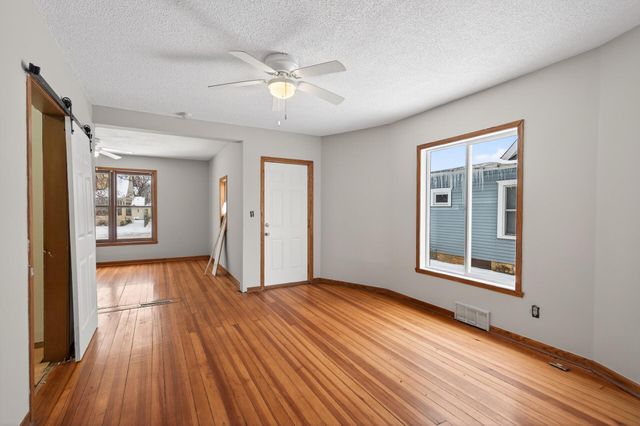 305 Osceola Avenue S, Saint Paul, MN 55102