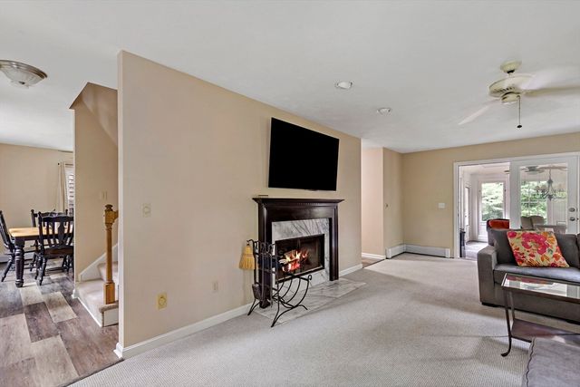 195 Bournehurst Dr, Plymouth, MA 02360