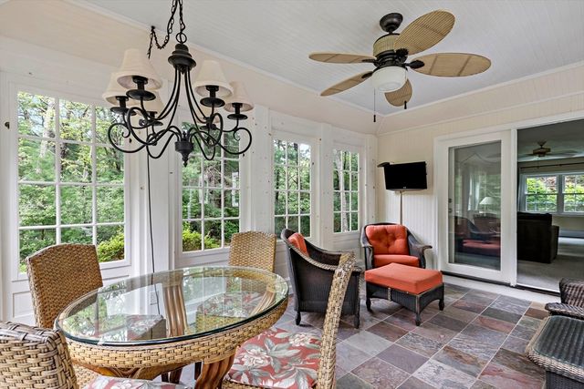 195 Bournehurst Dr, Plymouth, MA 02360