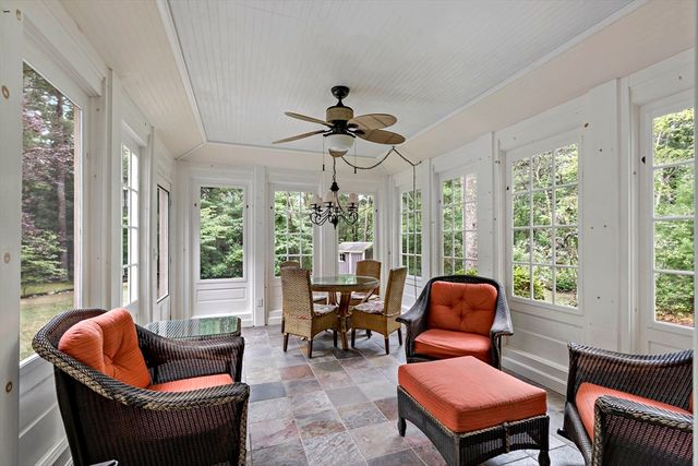 195 Bournehurst Dr, Plymouth, MA 02360