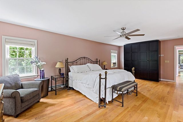 195 Bournehurst Dr, Plymouth, MA 02360