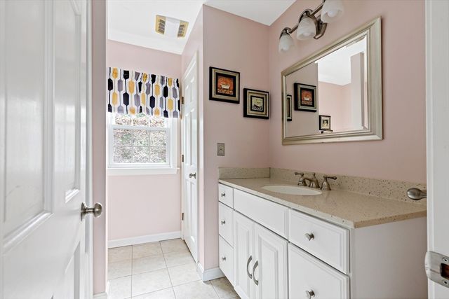 195 Bournehurst Dr, Plymouth, MA 02360