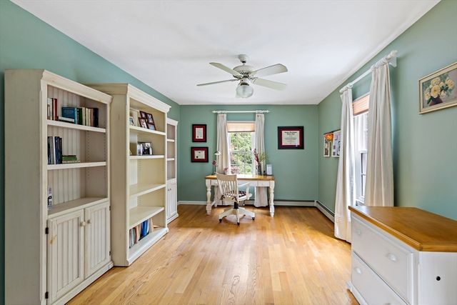 195 Bournehurst Dr, Plymouth, MA 02360