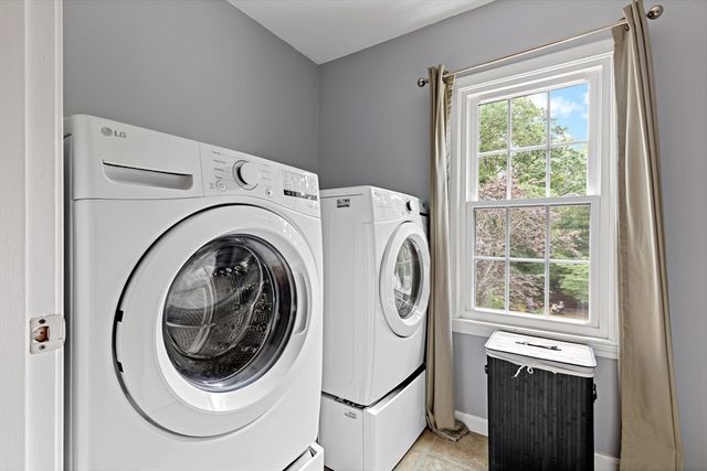 195 Bournehurst Dr, Plymouth, MA 02360