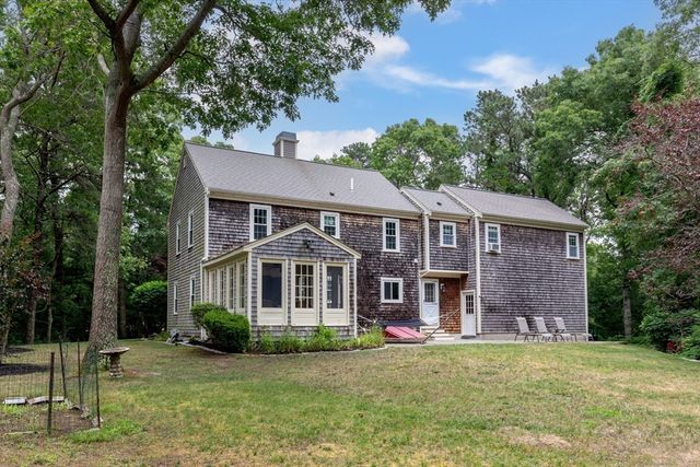 195 Bournehurst Dr, Plymouth, MA 02360