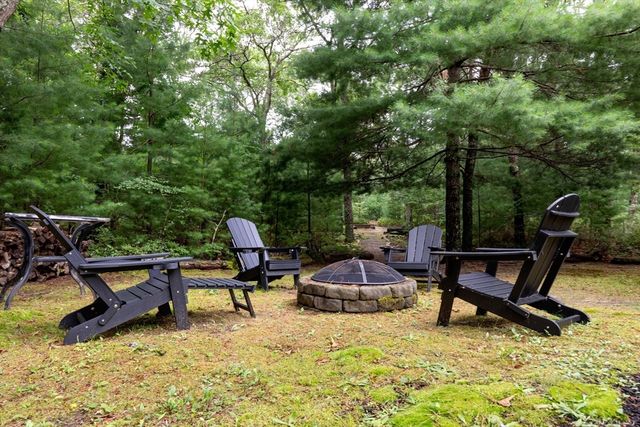 195 Bournehurst Dr, Plymouth, MA 02360