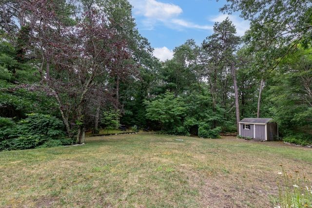 195 Bournehurst Dr, Plymouth, MA 02360