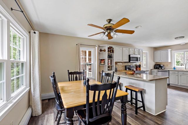 195 Bournehurst Dr, Plymouth, MA 02360
