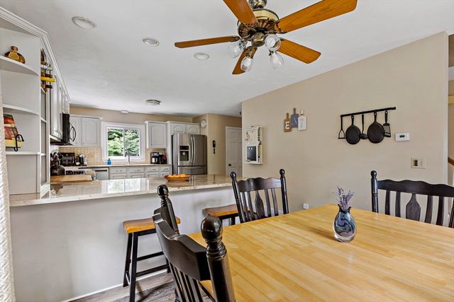 195 Bournehurst Dr, Plymouth, MA 02360
