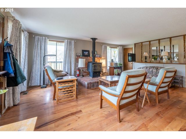 5383 SUNSHINE Rd, Roseburg, OR 97470