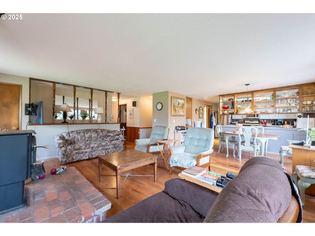 5383 SUNSHINE Rd, Roseburg, OR 97470