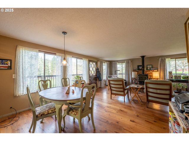 5383 SUNSHINE Rd, Roseburg, OR 97470