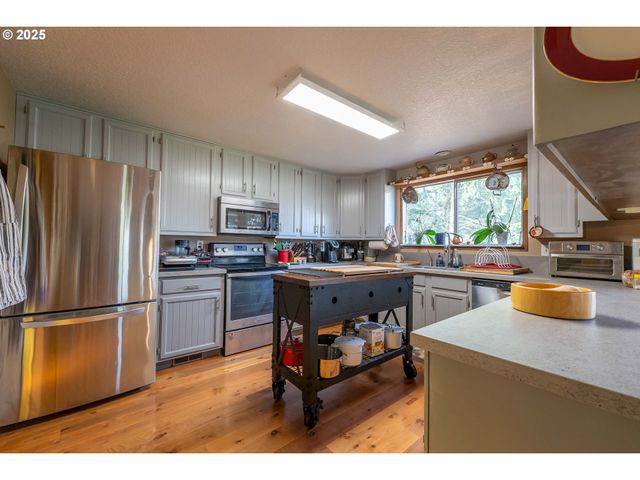5383 SUNSHINE Rd, Roseburg, OR 97470