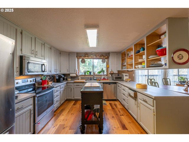 5383 SUNSHINE Rd, Roseburg, OR 97470