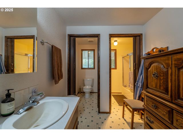 5383 SUNSHINE Rd, Roseburg, OR 97470