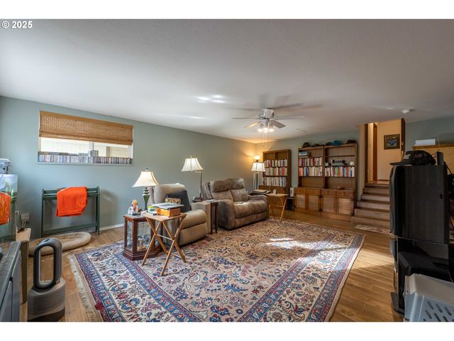 5383 SUNSHINE Rd, Roseburg, OR 97470