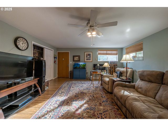 5383 SUNSHINE Rd, Roseburg, OR 97470
