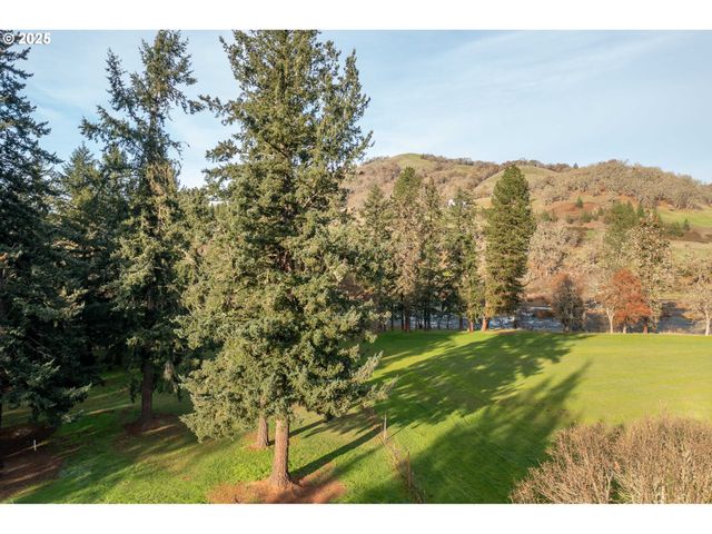 5383 SUNSHINE Rd, Roseburg, OR 97470