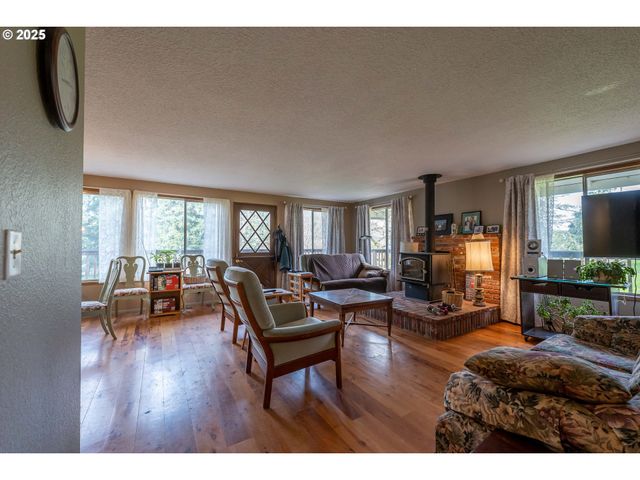 5383 SUNSHINE Rd, Roseburg, OR 97470