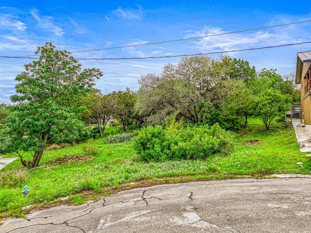 718 Starcrest, New Braunfels, TX 78130