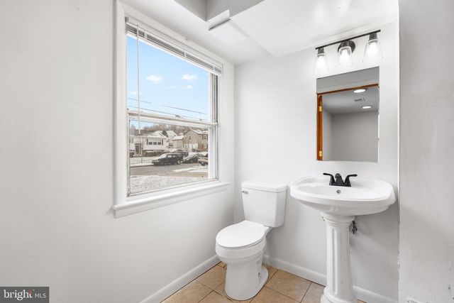 6903 FAWNCREST DR, Capitol Heights, MD 20743