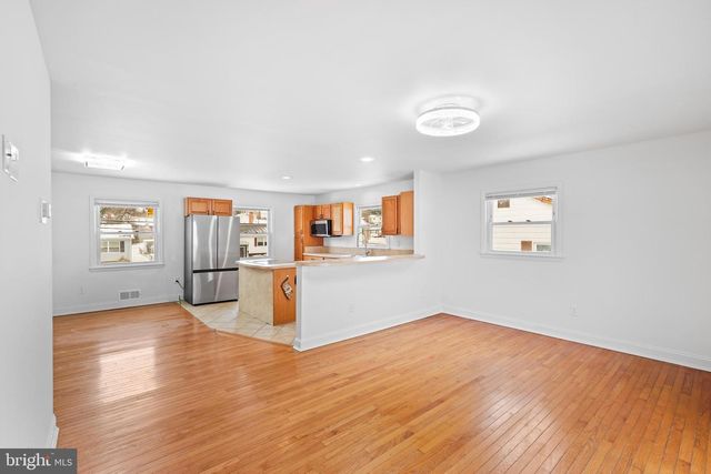 6903 FAWNCREST DR, Capitol Heights, MD 20743