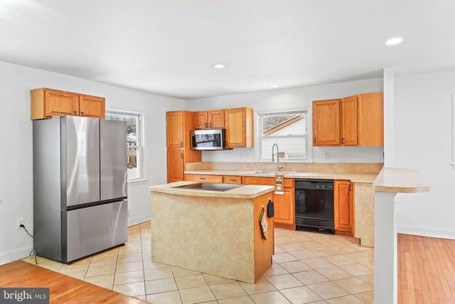 6903 FAWNCREST DR, Capitol Heights, MD 20743