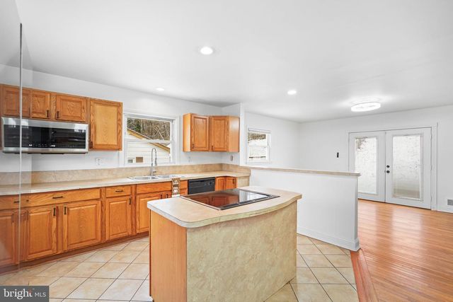 6903 FAWNCREST DR, Capitol Heights, MD 20743