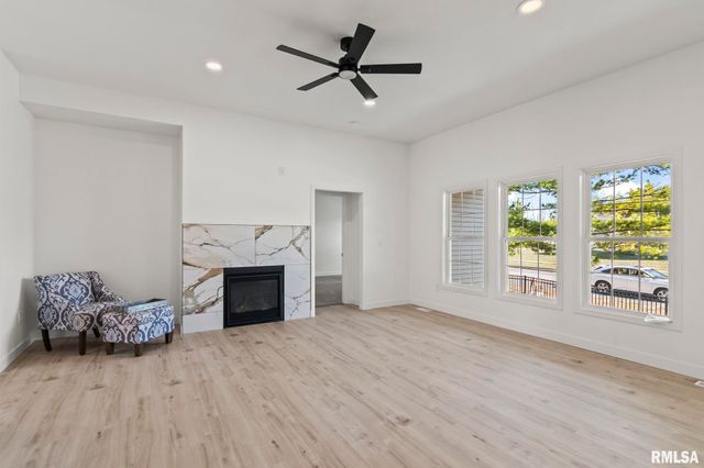 316 BOULDER CREEK Drive, Chatham, IL 62629