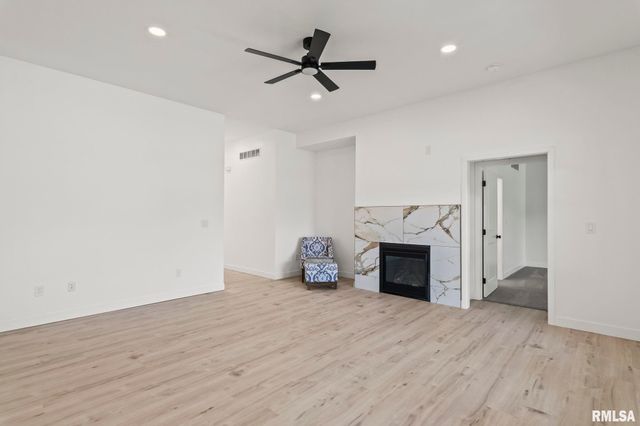 316 BOULDER CREEK Drive, Chatham, IL 62629