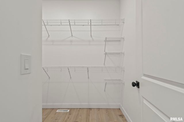 316 BOULDER CREEK Drive, Chatham, IL 62629