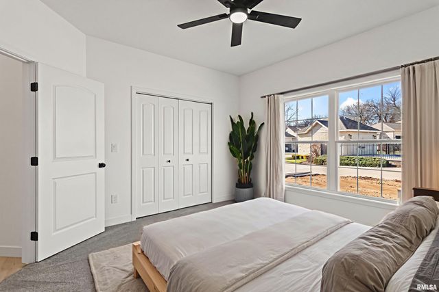 316 BOULDER CREEK Drive, Chatham, IL 62629