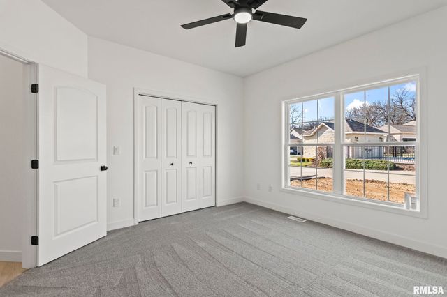 316 BOULDER CREEK Drive, Chatham, IL 62629