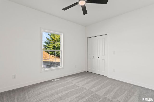 316 BOULDER CREEK Drive, Chatham, IL 62629