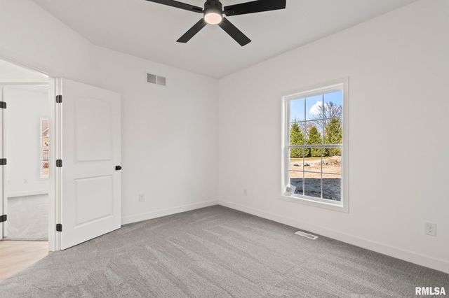 316 BOULDER CREEK Drive, Chatham, IL 62629