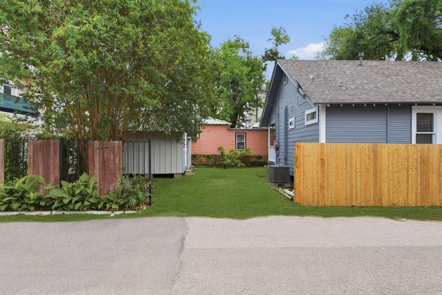 5114 Schuler Street, Houston, TX 77007