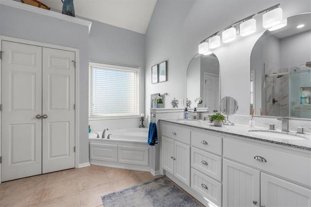 3208 Tepee Court, Independence, MO 64057