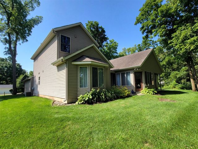 913 Clark Street, Lowell, MI 49331