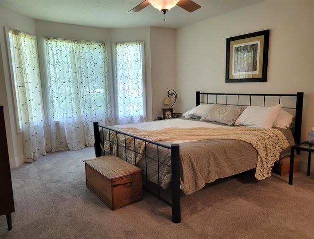 913 Clark Street, Lowell, MI 49331