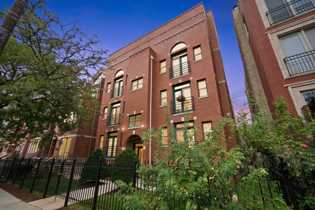 1916 W Belmont Avenue 3W, Chicago, IL 60657 — exterior