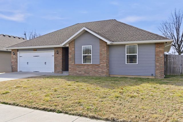 4562 W Tarkio Street, Springfield, MO 65802