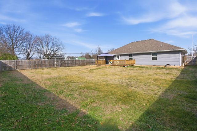 4562 W Tarkio Street, Springfield, MO 65802