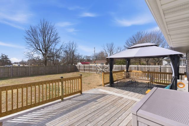 4562 W Tarkio Street, Springfield, MO 65802