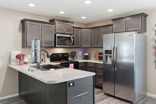 4562 W Tarkio Street, Springfield, MO 65802